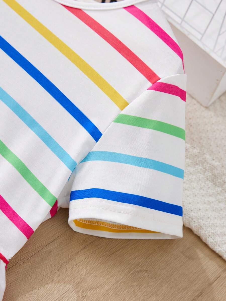 Tween girls casual colorblock short sleeve dress featuring a round neck, high waist flared hem, and button-front details.