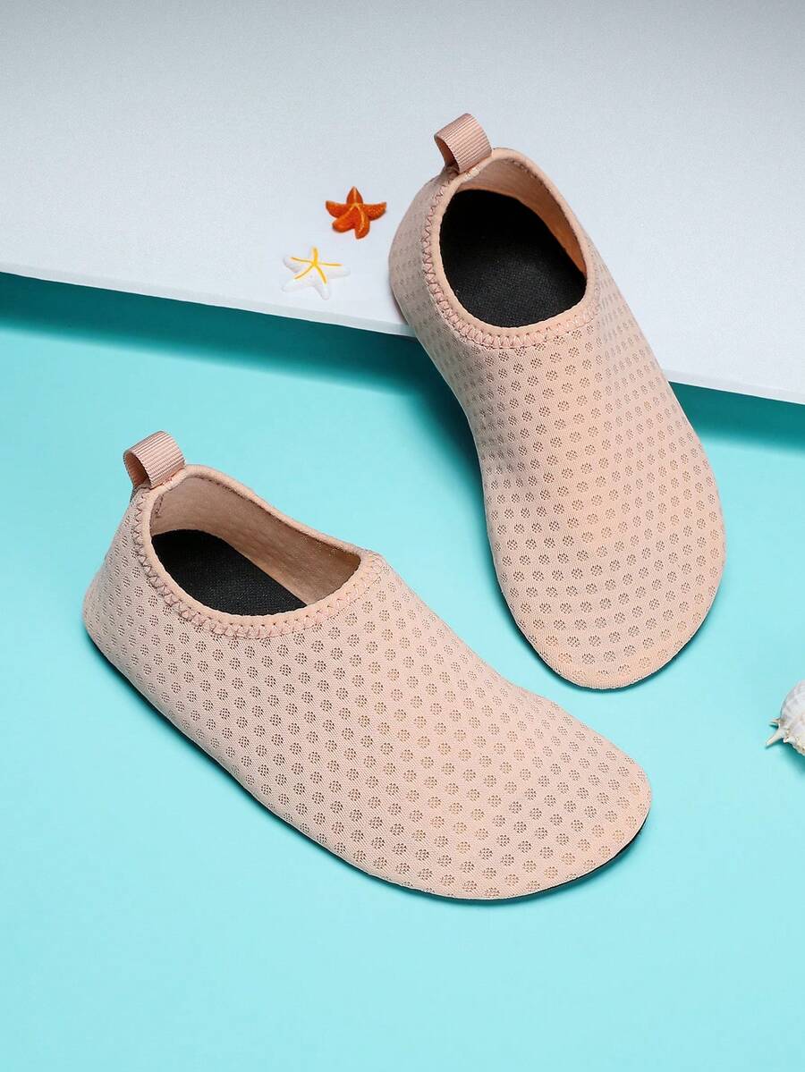 Boys black plain aqua socks featuring a slip-on rib-knit design, breathable fabric upper, mesh insole, and non-slip TPR outsole.
