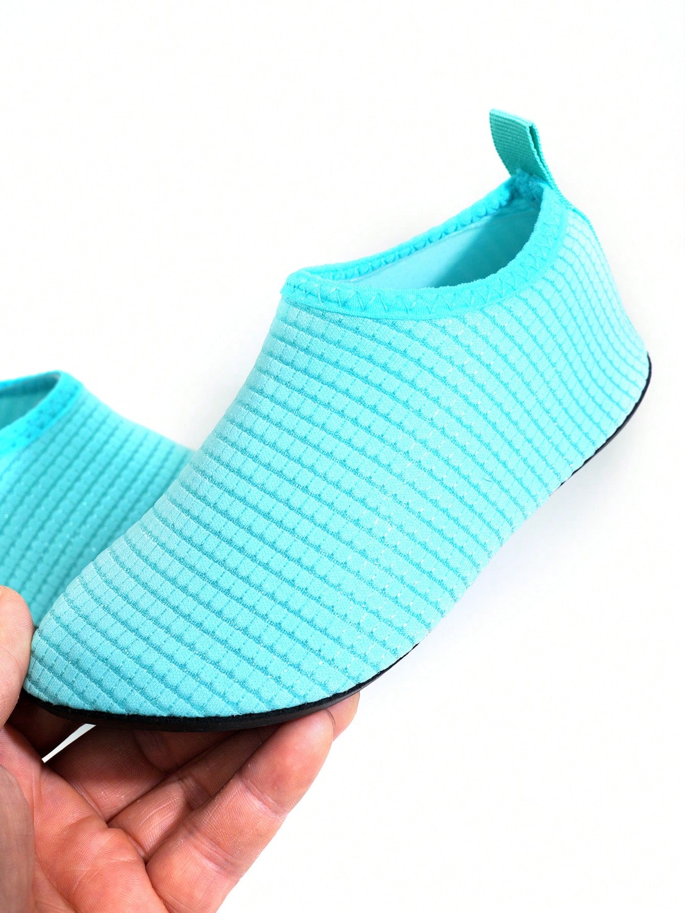 Boys breathable slip-on aqua water shoes featuring contrast binding and non-slip TPR soles for beach and outdoor activities.