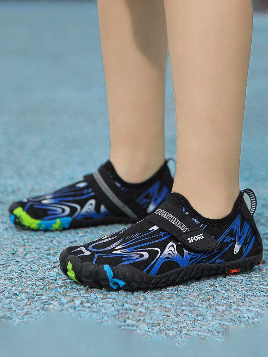 Children's water shoes featuring a breathable mesh upper, hook and loop closure, luminous details, and a non-slip outsole for boys and girls.