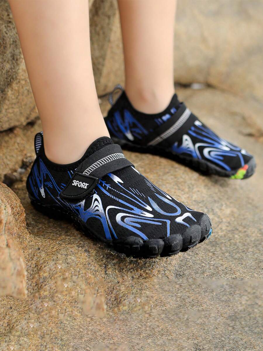 Children's water shoes featuring a breathable mesh upper, hook and loop closure, luminous details, and a non-slip outsole for boys and girls.