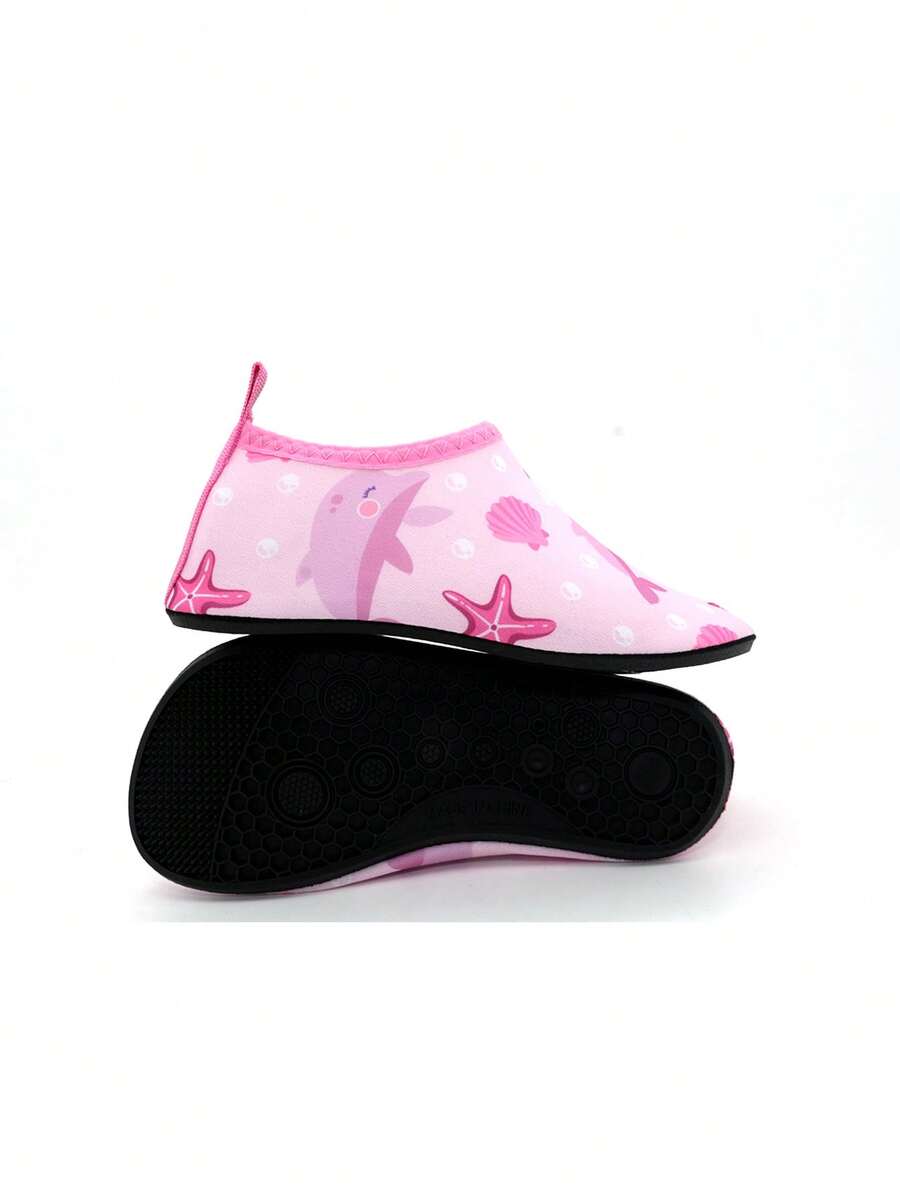 Boys breathable slip-on aqua water shoes featuring contrast binding and non-slip TPR soles for beach and outdoor activities.