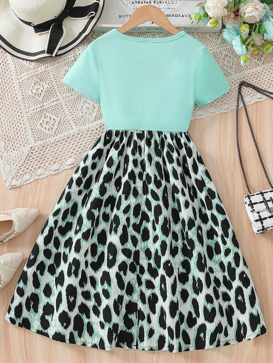 Tween girls casual short sleeve mini dress featuring a round neck, high waist, and flared A-line silhouette.
