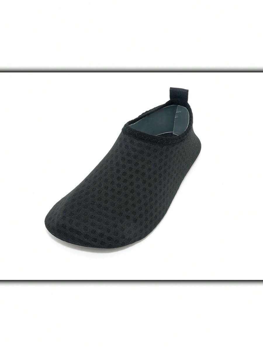 Boys breathable slip-on aqua water shoes featuring contrast binding and non-slip TPR soles for beach and outdoor activities.