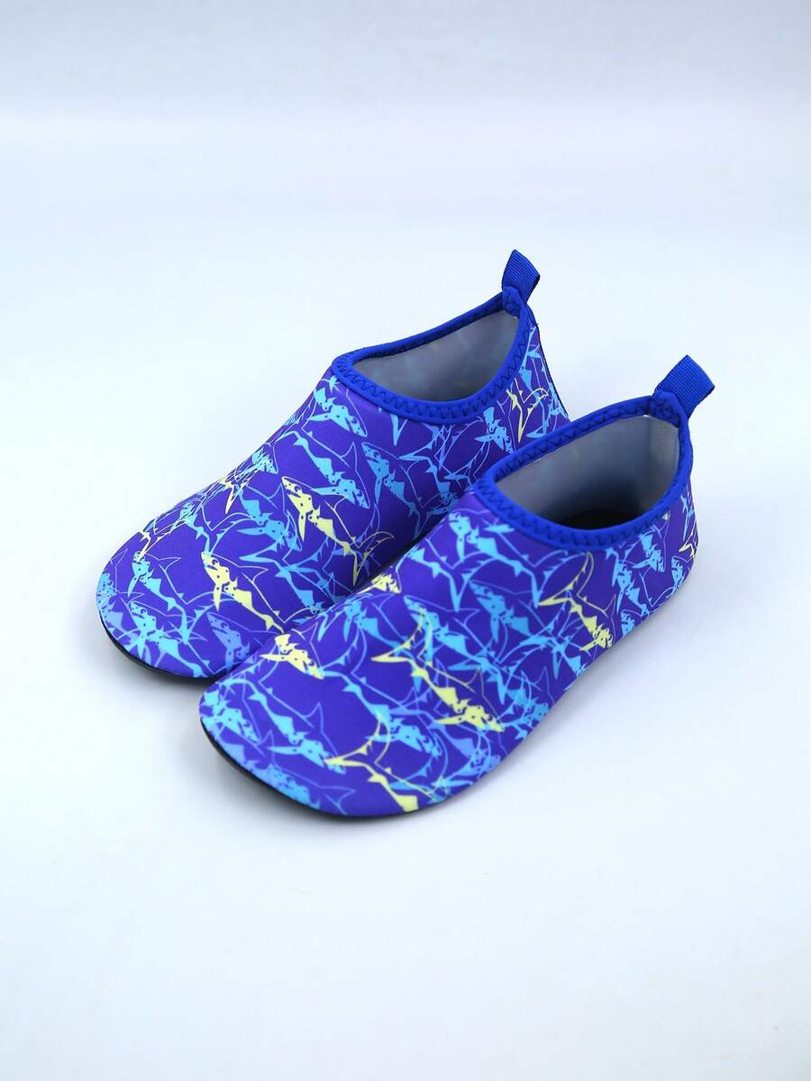 Pink kids quick-dry slip-on water shoes with breathable upper and non-slip TPR outsole.