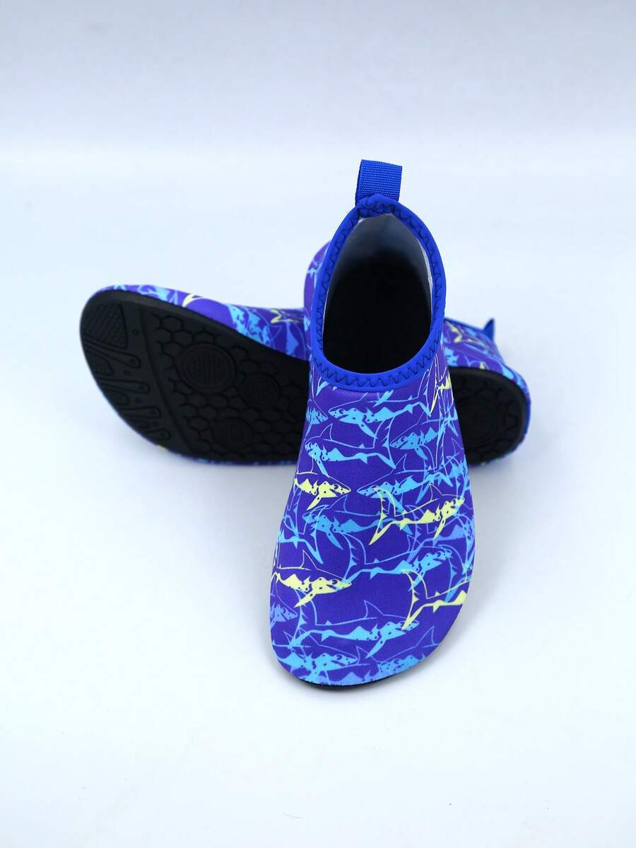 Pink kids quick-dry slip-on water shoes with breathable upper and non-slip TPR outsole.