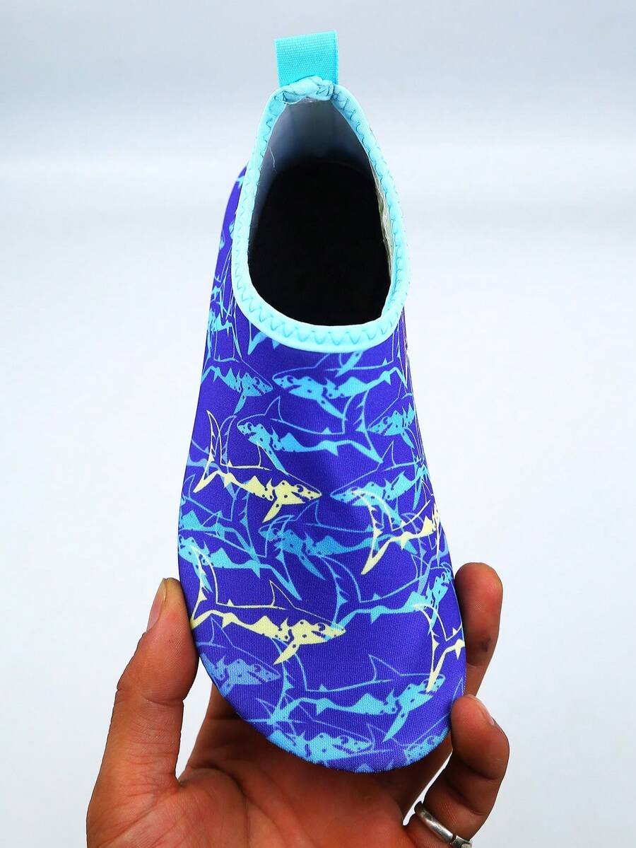 Pink kids quick-dry slip-on water shoes with breathable upper and non-slip TPR outsole.