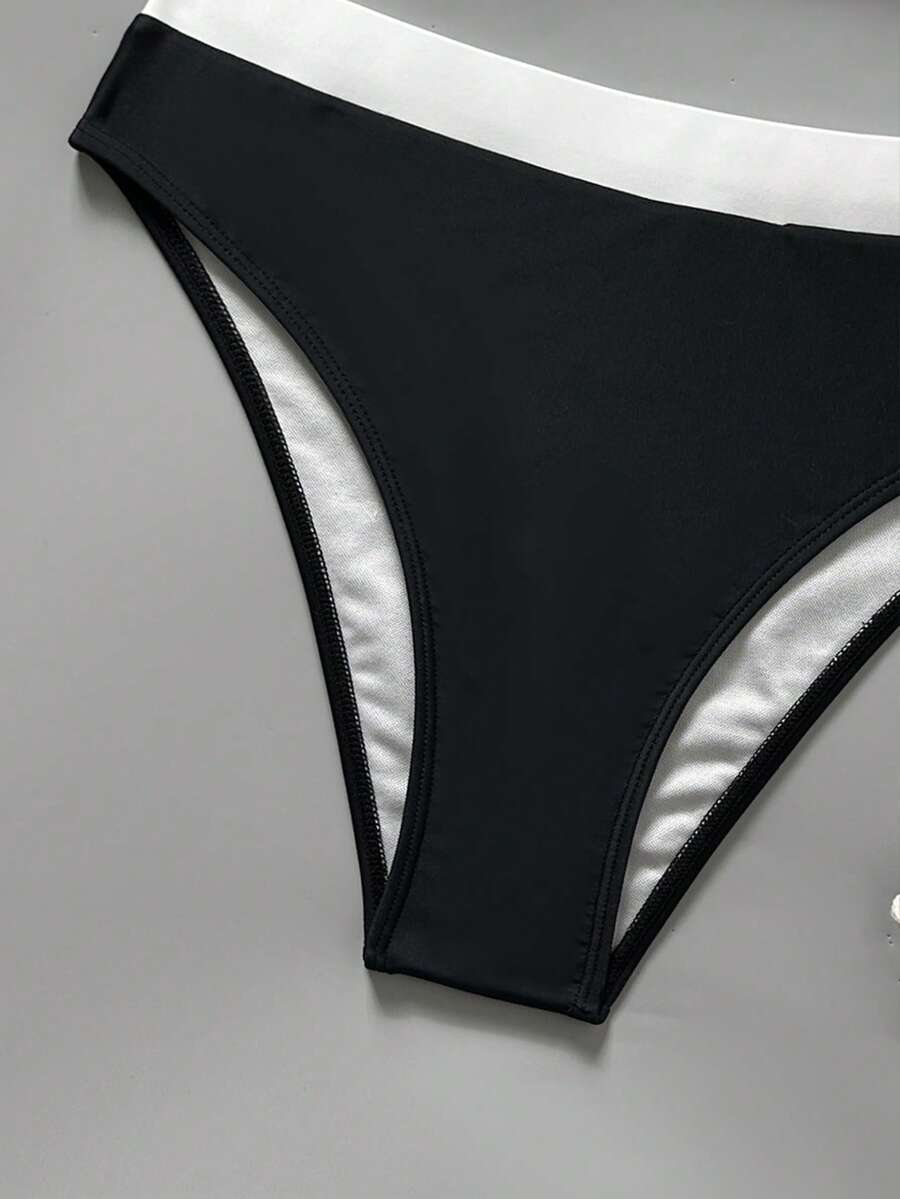 Women's bandeau bikini swimwear set featuring detachable shoulder straps, removable padding, wireless cups, and low-waist bottoms.