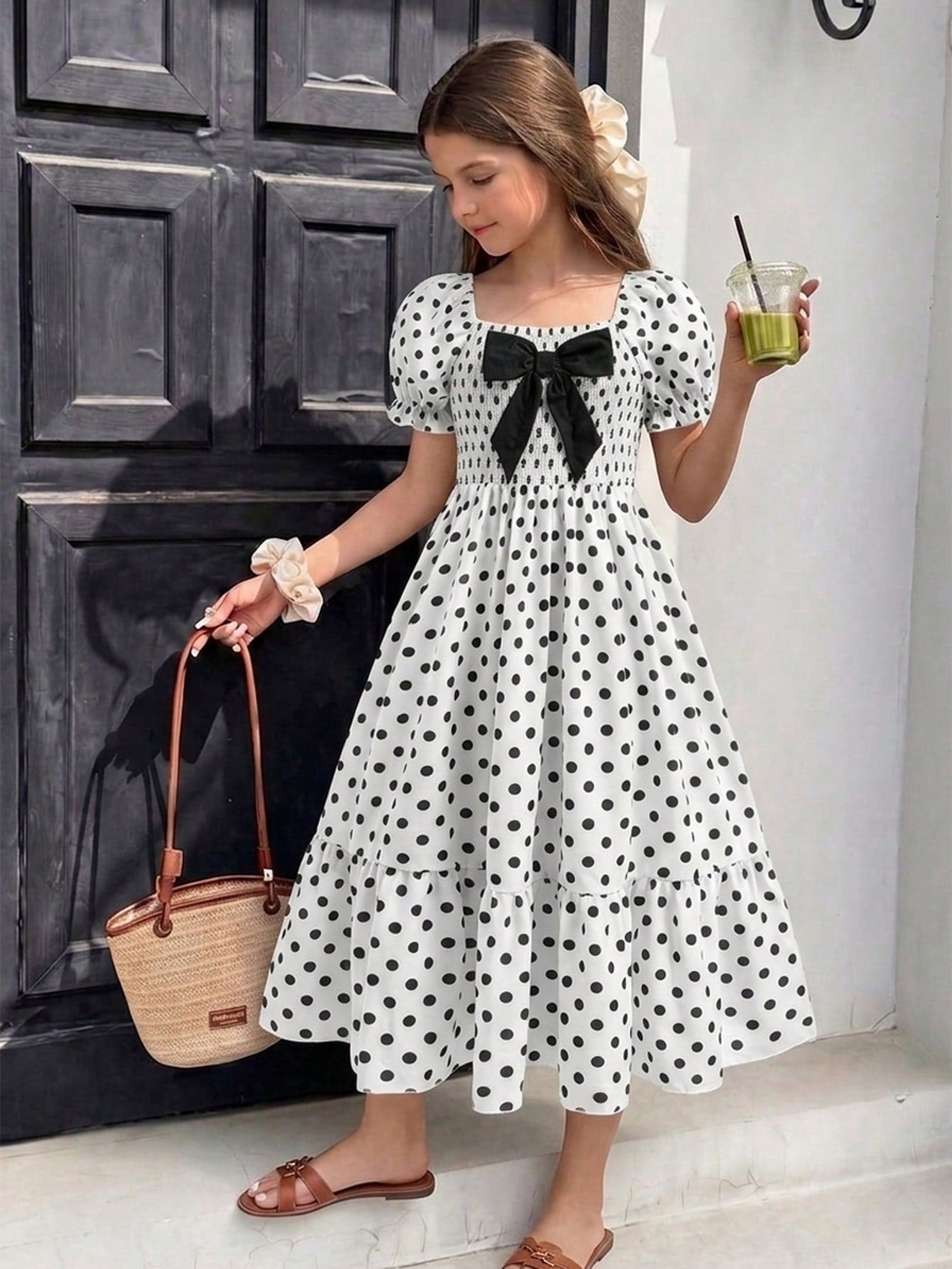 Tween girls black and white geometric short sleeve midi dress with square neck and bow front decor