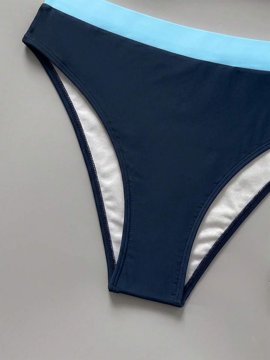 Women's bandeau bikini swimwear set featuring detachable shoulder straps, removable padding, wireless cups, and low-waist bottoms.