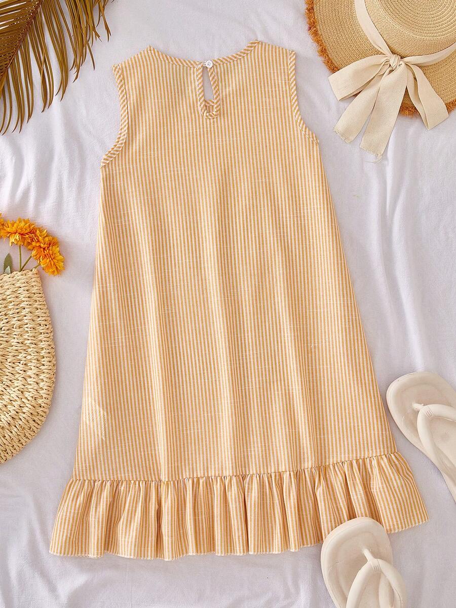 Tween girls casual leopard print smock mini dress featuring a round neck and flounce ruffle hem.