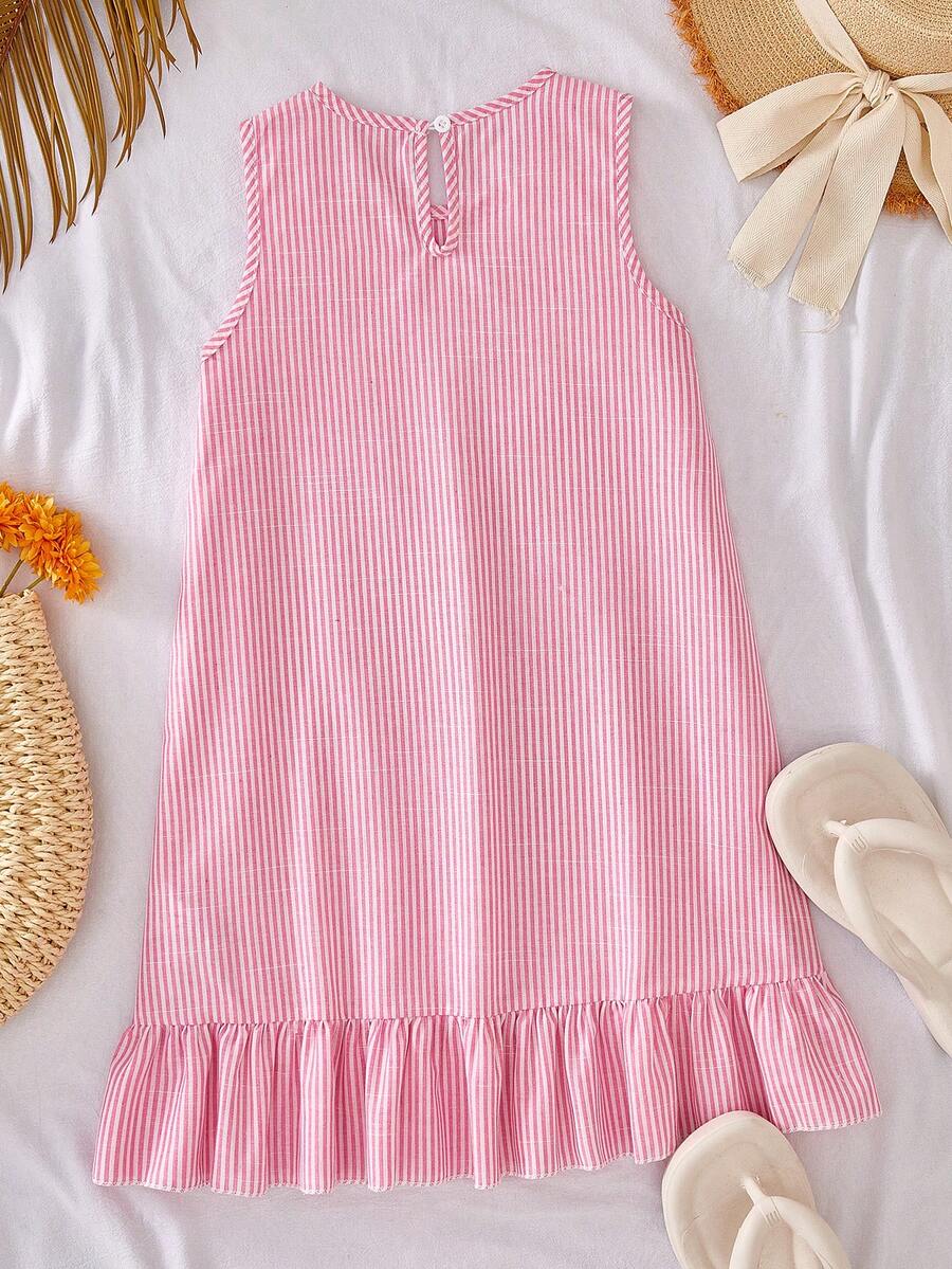 Tween girls casual leopard print smock mini dress featuring a round neck and flounce ruffle hem.