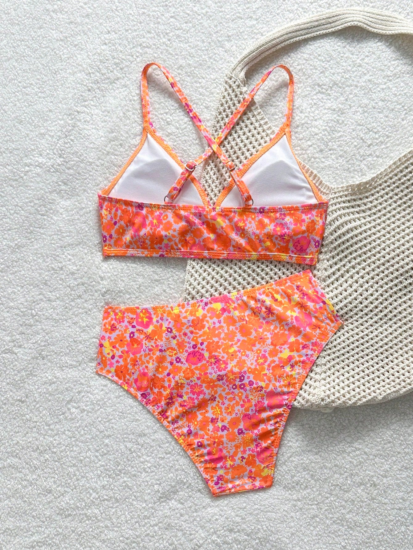 Tween girls green colorblock two-piece bikini set with spaghetti straps, sleeveless wireless top, and lined mid-waist bottoms for beach vacation wear