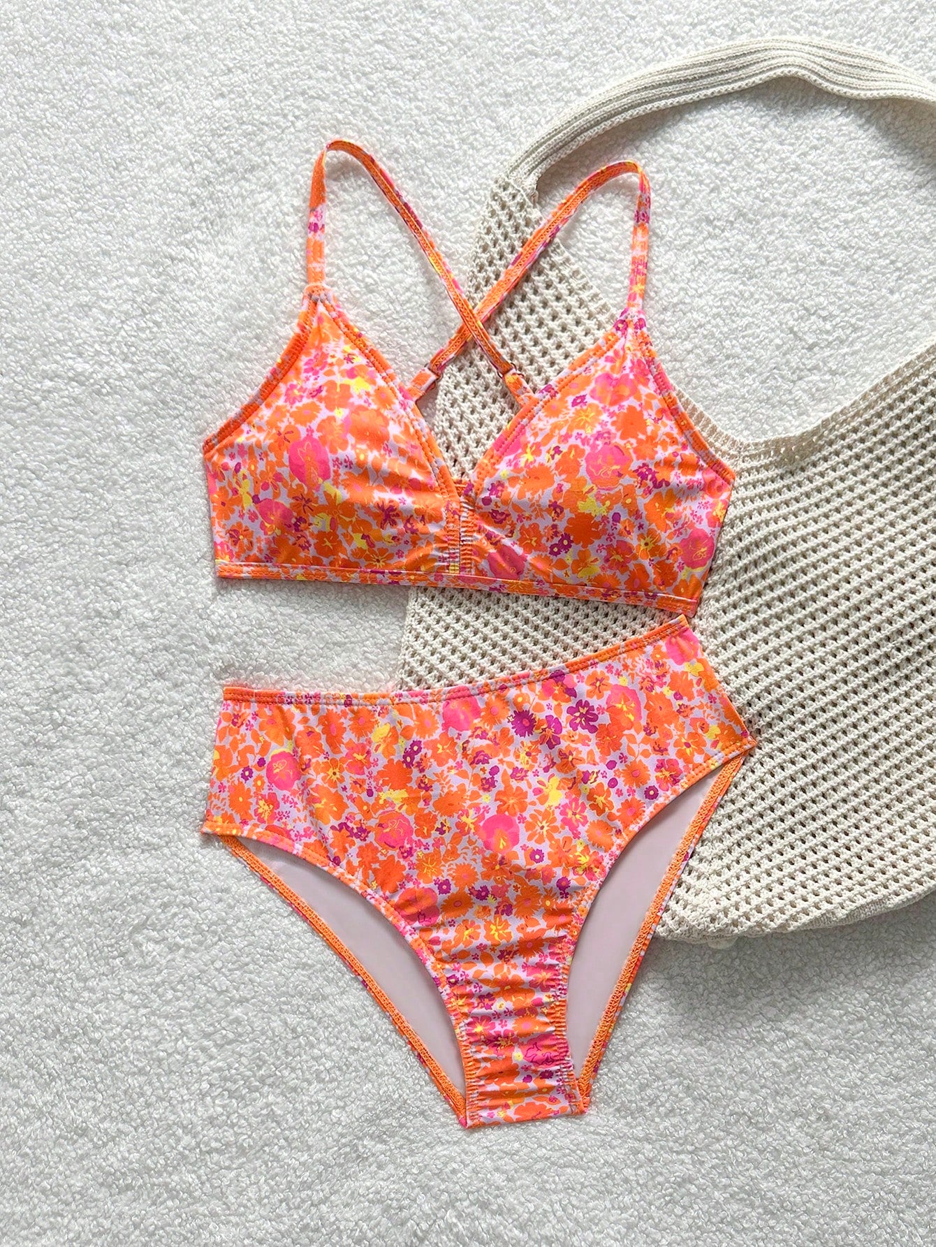 Tween girls green colorblock two-piece bikini set with spaghetti straps, sleeveless wireless top, and lined mid-waist bottoms for beach vacation wear