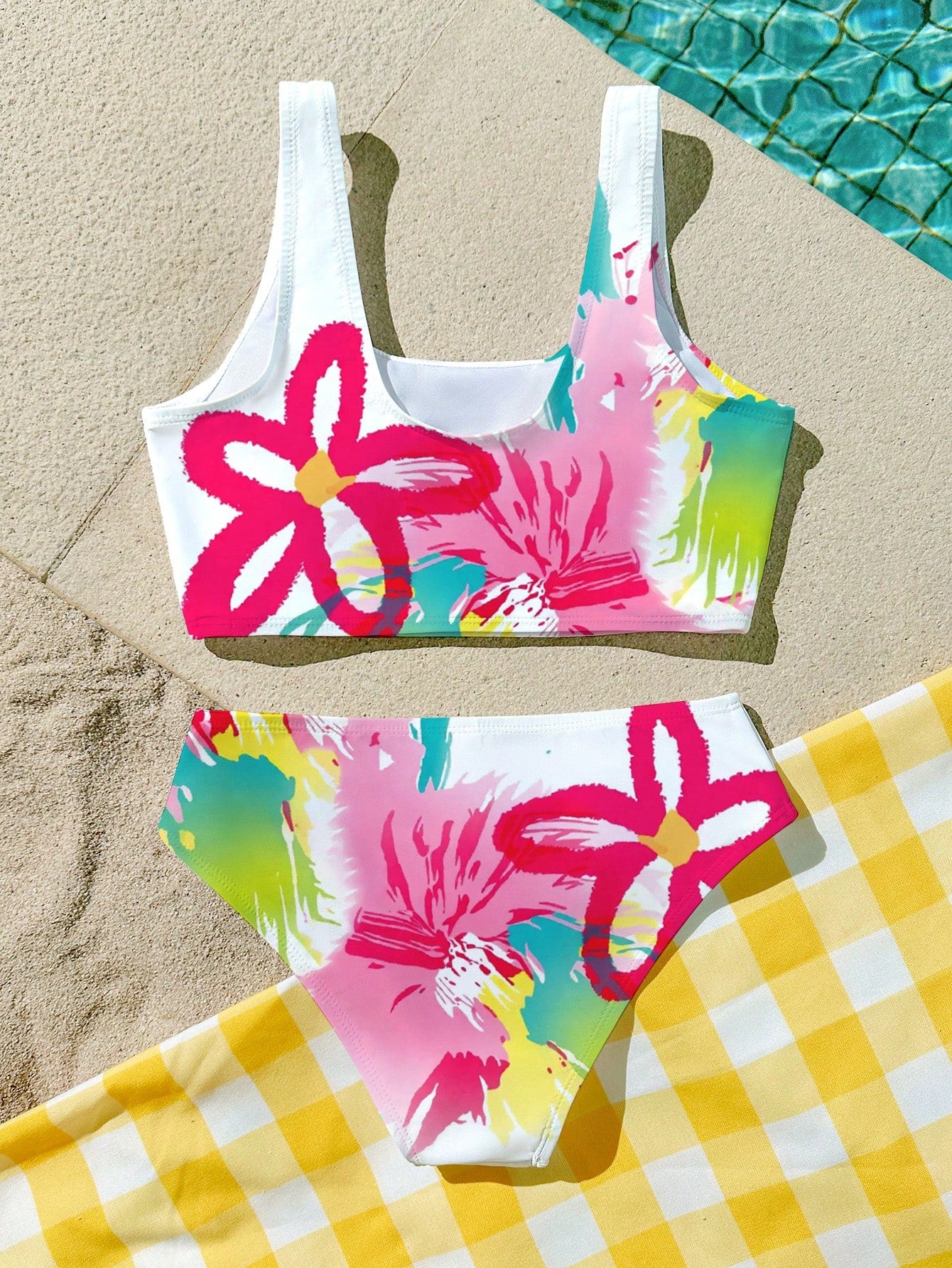 Tween Girls' Casual Colorful Y2K Dopamine Floral, Beach Vacation Style, Graphic Print Camisole And Triangle Bikini Swimwear Set, Suitable For Summer