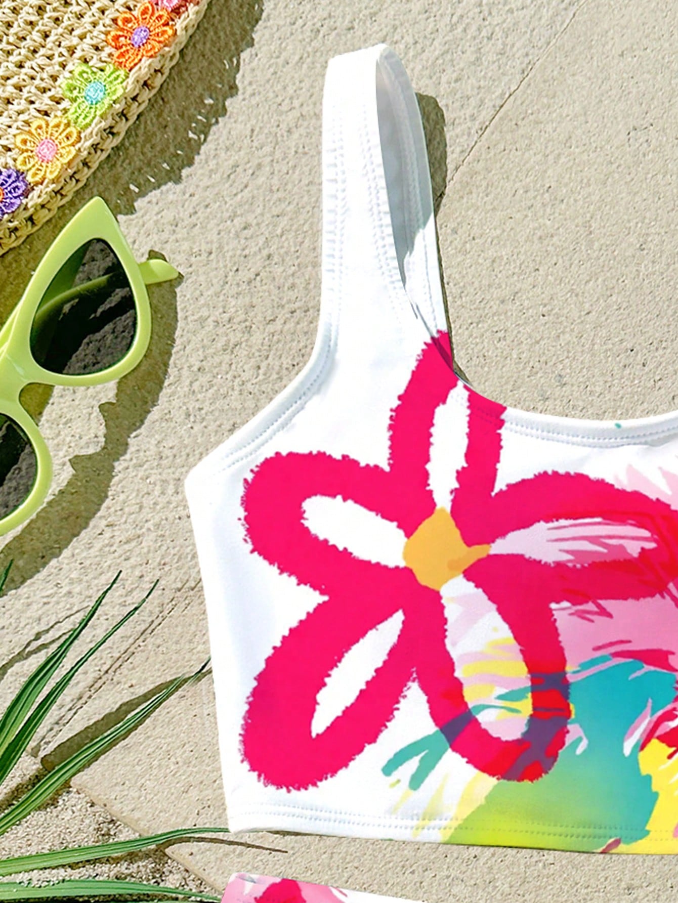 Tween Girls' Casual Colorful Y2K Dopamine Floral, Beach Vacation Style, Graphic Print Camisole And Triangle Bikini Swimwear Set, Suitable For Summer