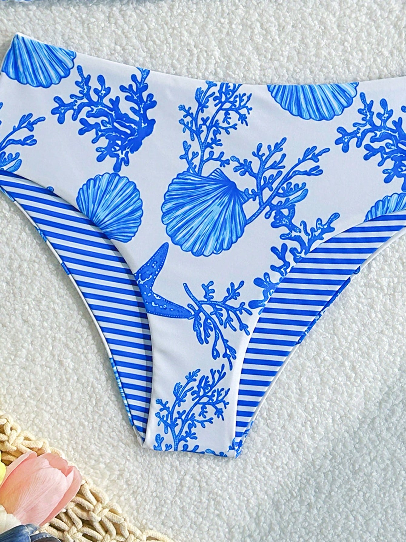 Tween Girls Bikini Sets, White Base With Blue Ocean Element Print, High Elasticity Soft Fabric, Halter Neck Triangle Top And High Waist Triangle Bottoms, Blue And White Striped Halter Design, Suitable For Tween Girls Swimming, Beach, Photography, Summer