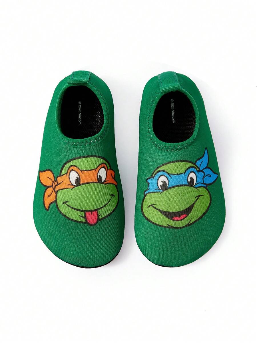Girls cartoon pattern non-slip water shoes with slip-on closure and durable TPR outsole for beach and outdoor sports.
