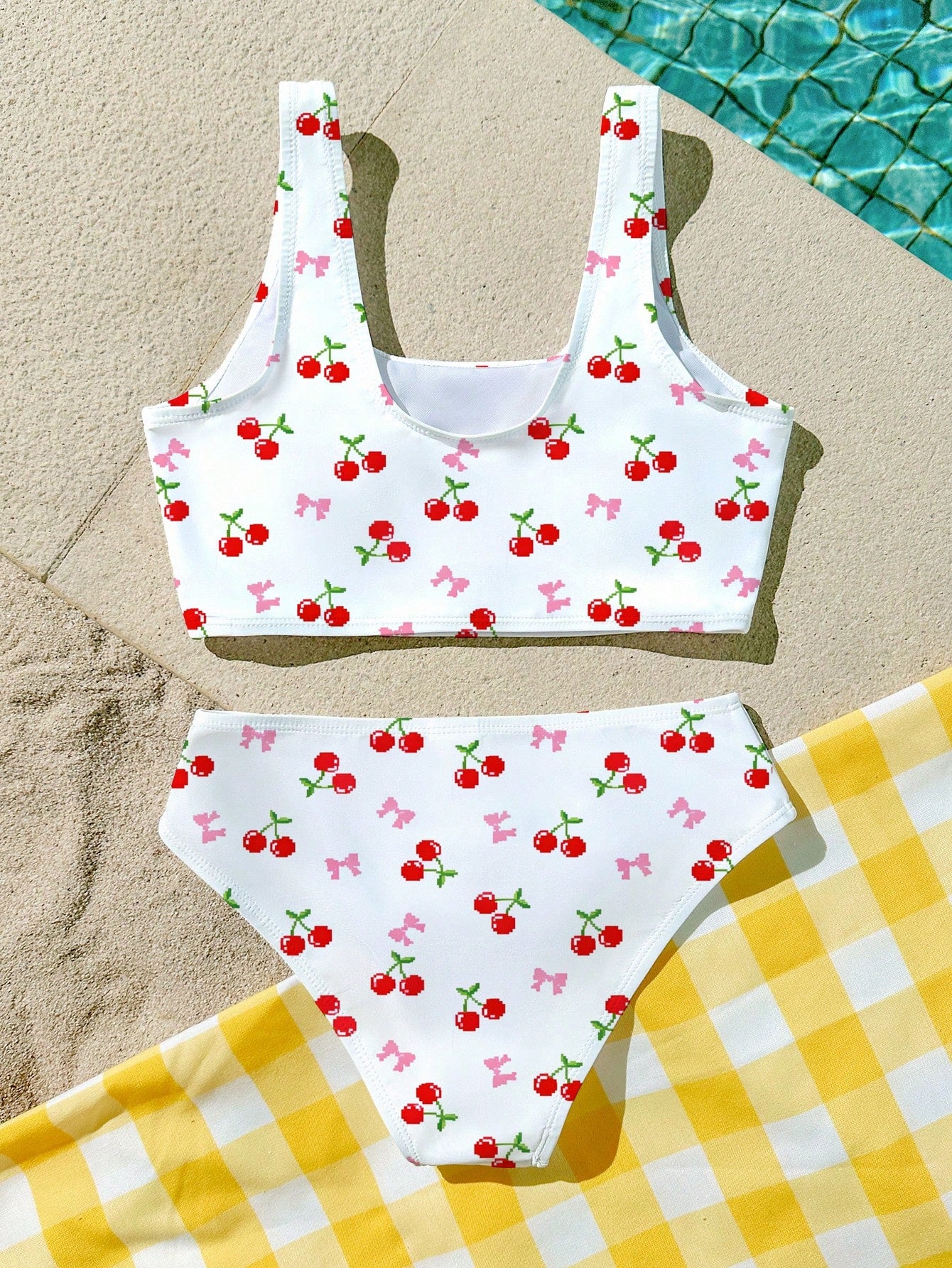 Tween Girls' Casual Colorful Y2K Dopamine Floral, Beach Vacation Style, Graphic Print Camisole And Triangle Bikini Swimwear Set, Suitable For Summer