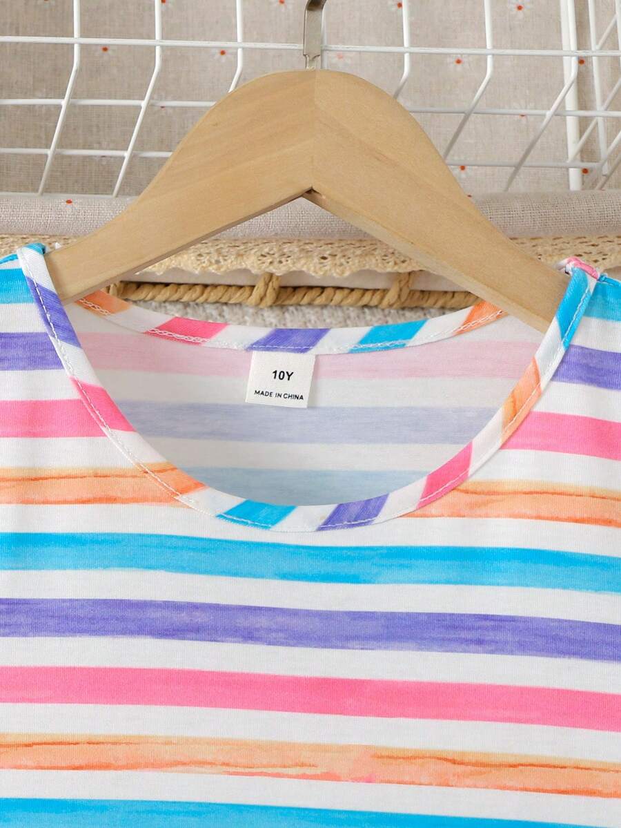 Tween girls casual colorblock short sleeve dress featuring a round neck, high waist flared hem, and button-front details.