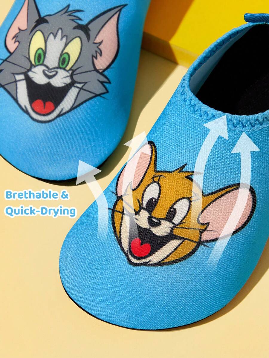 Girls cartoon pattern non-slip water shoes with slip-on closure and durable TPR outsole for beach and outdoor sports.