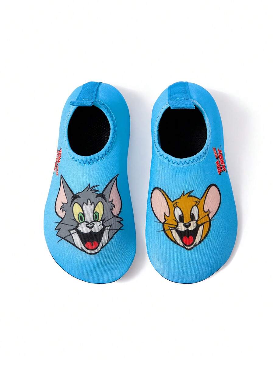 Girls cartoon pattern non-slip water shoes with slip-on closure and durable TPR outsole for beach and outdoor sports.
