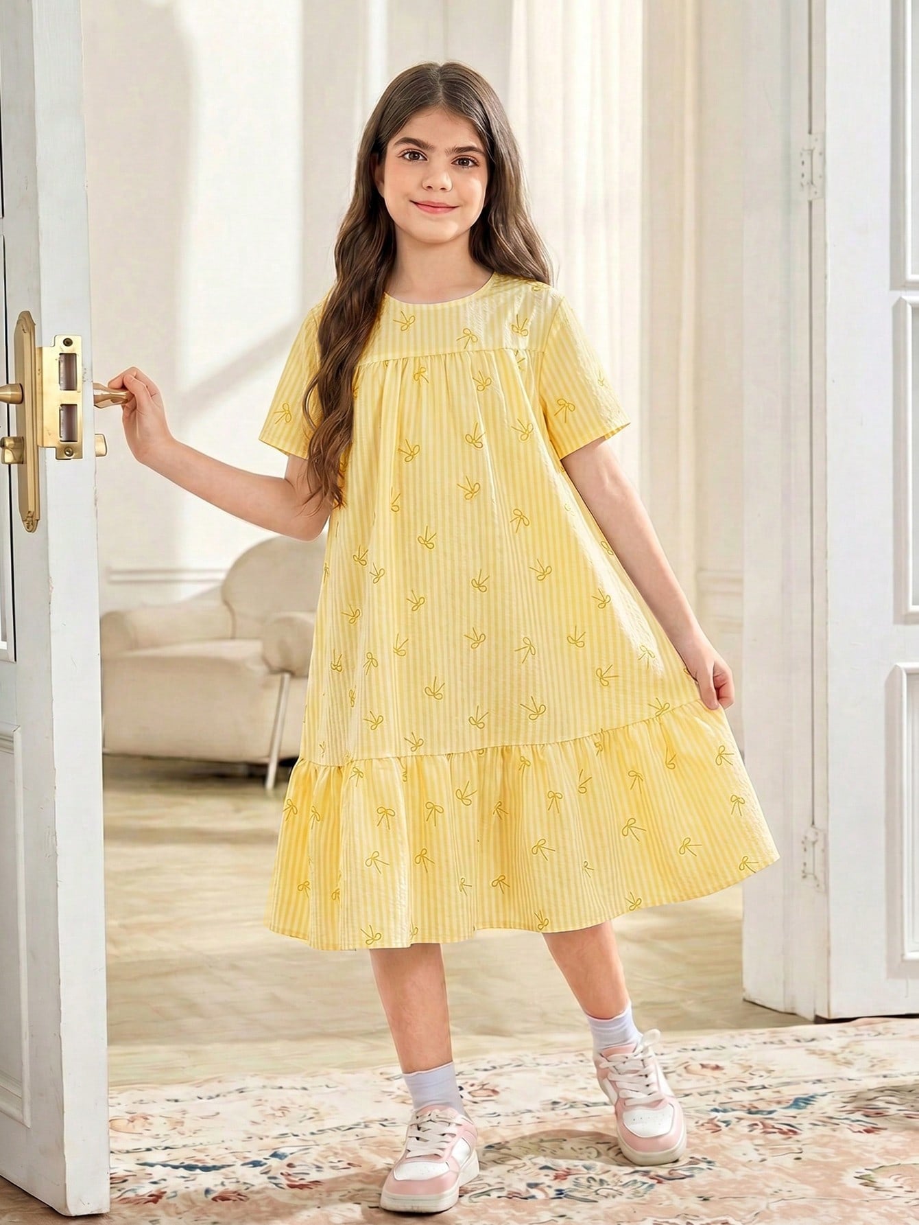 Tween girls casual black and white striped short sleeve smock dress with round neck and flounce hem