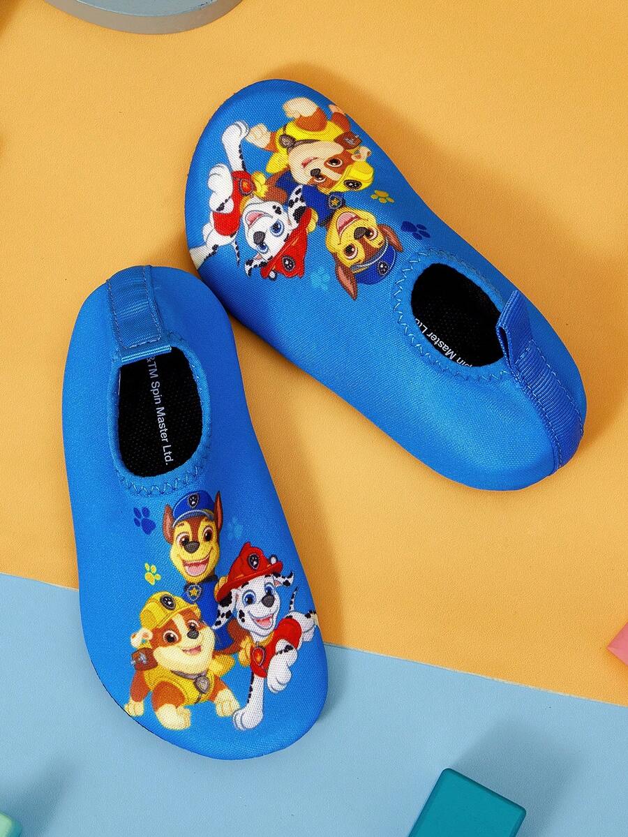Girls cartoon pattern non-slip water shoes with slip-on closure and durable TPR outsole for beach and outdoor sports.