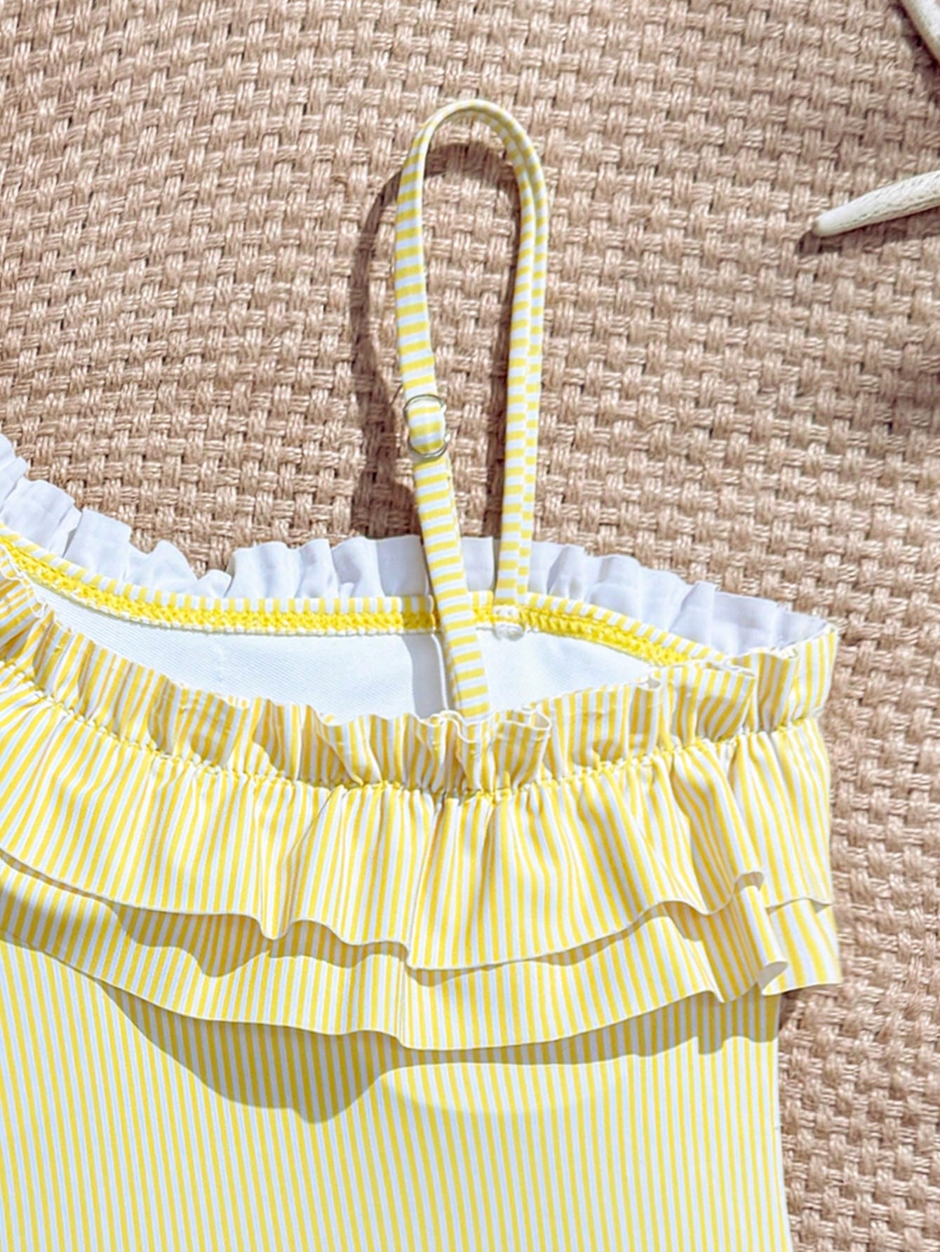 Tween Girls' Summer Pink & White Striped One-Shoulder Ruffle One-Piece Swimsuit, Pink & White Striped Fabric, One-Shoulder Ruffle Design, Fashionable Vacation Style, Suitable For Summer Beach Vacation, Swimming, Hot Springs, Summer