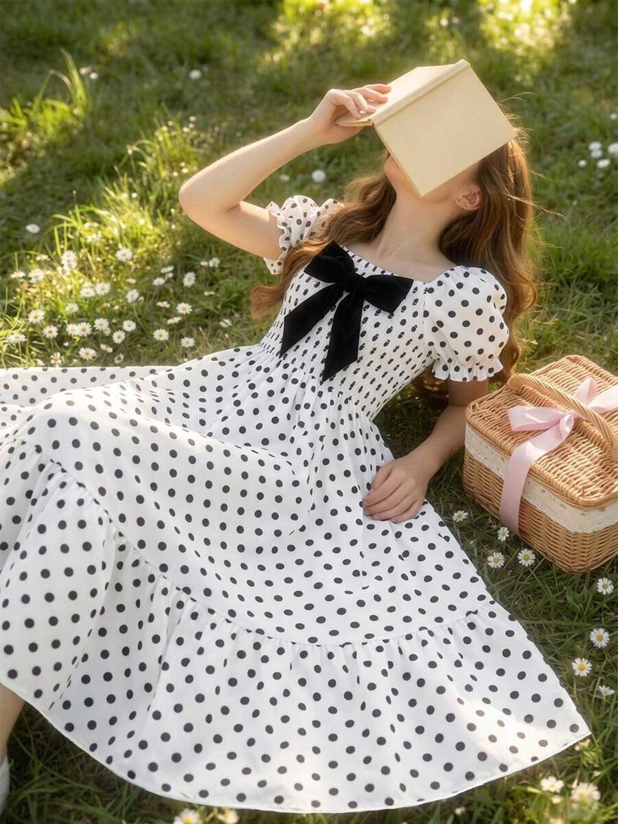 Tween girls black and white geometric short sleeve midi dress with square neck and bow front decor